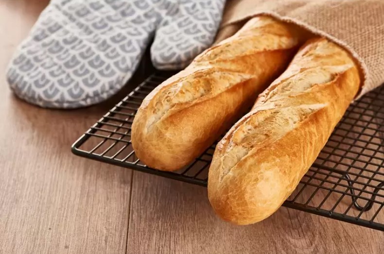 Menissez Demi Baguettes, 4 x 2 Pack (4 x 300g)